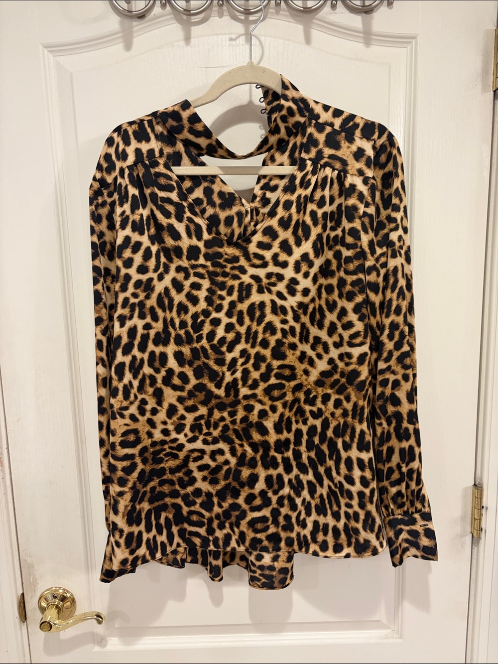 Vince Camuto Leopard Print V-Neck Long Sleeve Blouse - Brown/Black